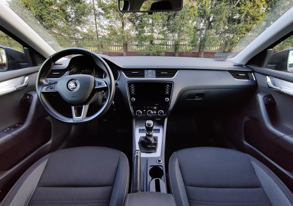 Skoda Octavia cena 59900 przebieg: 108000, rok produkcji 2018 z Nieszawa małe 67